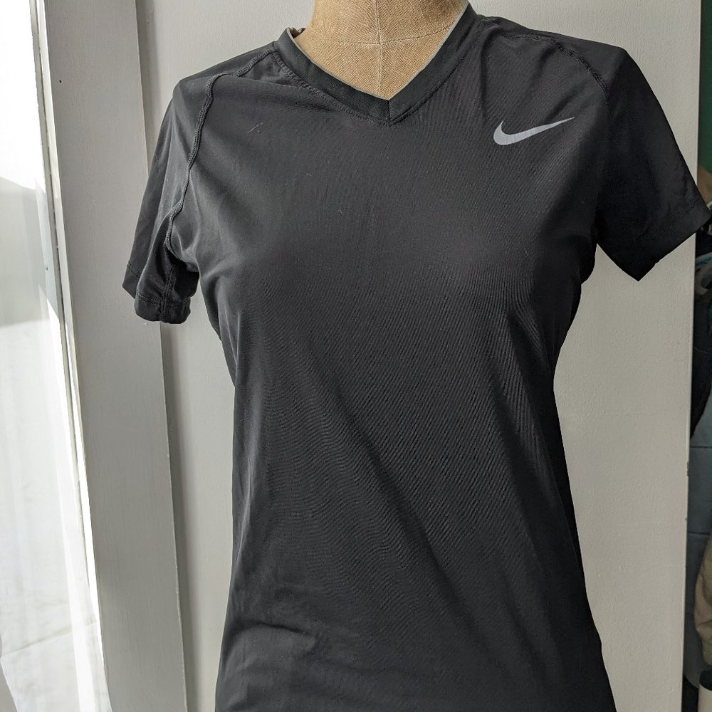 Nike Pro Combat Shirt Womens Small Fitted Black Dri-Fit Excellent